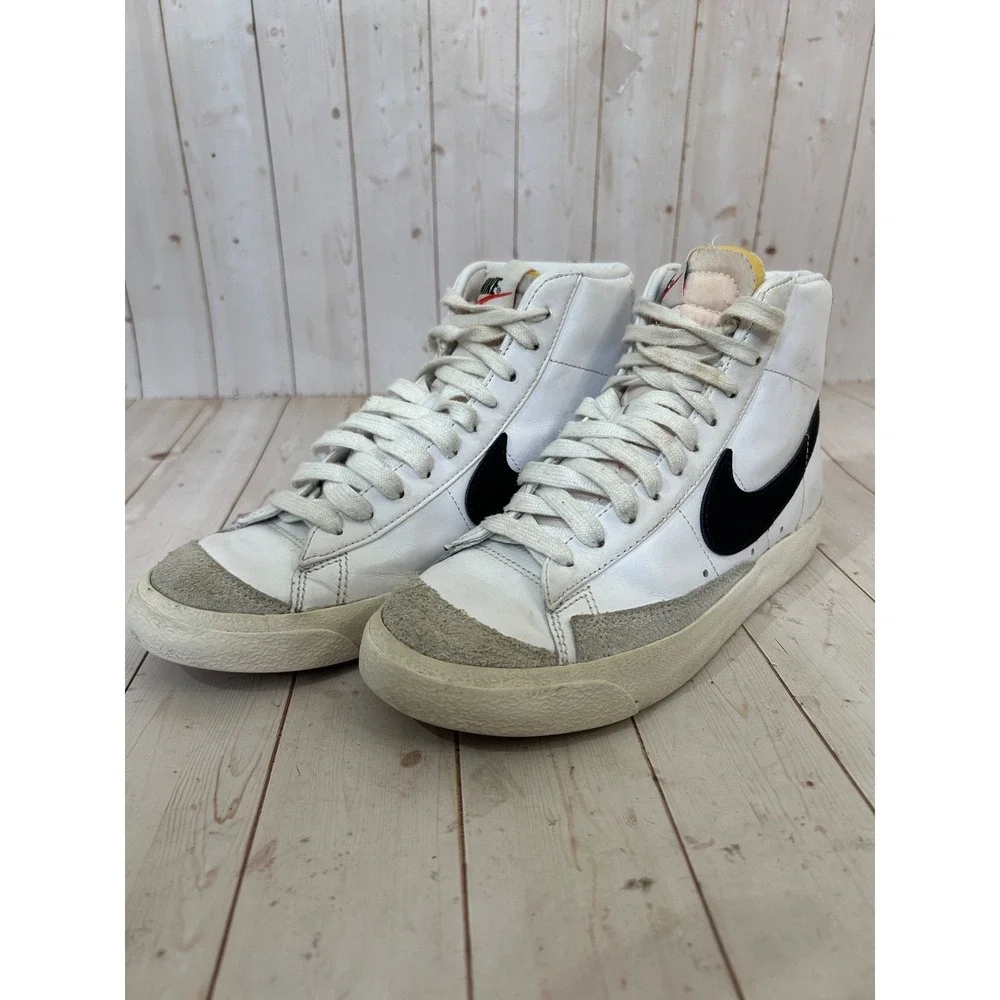 Nike Blazer Mid 77‎ Vintage White Black Women's Size 7 CZ1055-100 Pre-Owned